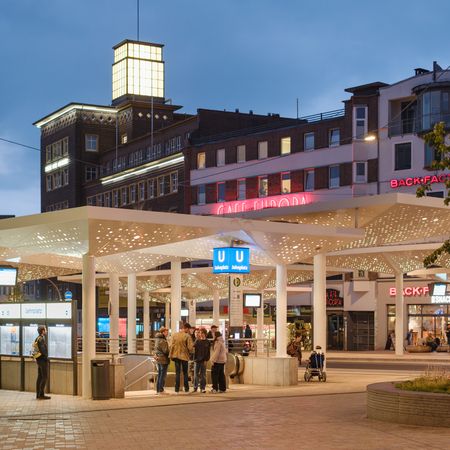 Umgestaltung Jahnplatz in Bielefeld. Tragwerksplanung der Haltstellendächer.